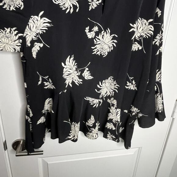 Neiman Marcus Blouse Women's 3X Black Floral Flutter Sleeve Asymmetric Flowy - Picture 6 of 10
